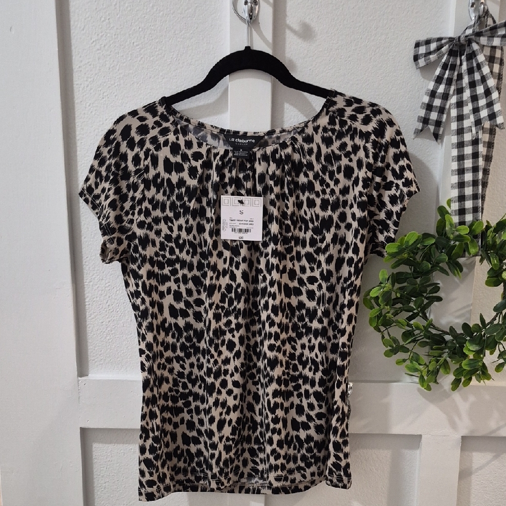 Liz Claiborne Leopard Print Short Sleeve Top